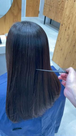 縮毛矯正でうねりなしのツヤツヤストレートに 