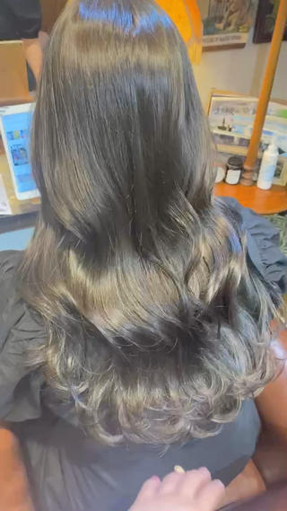 赤みを消したグレージュ
韓国巻き 