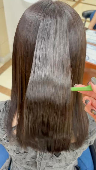 セミロング パーマ MOE /艶感カラー /韓国風スタイルのヘアスタイル