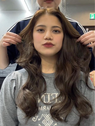 olive brown
︎︎
ブリーチなしダブルカラーで作る
やわらかなolive brown♡
ダメージレスで透明感たっぷりのカラー叶えます
スタイリングまで可愛くさせていただきます