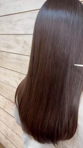 Aujuaの数ある種類からお客様1人ひとりに合ったトリートメントの組み合わせを選び、お席で施術を行うメニューになります

赤ちゃんの様なしなやかな仕上がりで業界話題の髪質に合わせたプログラムトリートメント♡ 