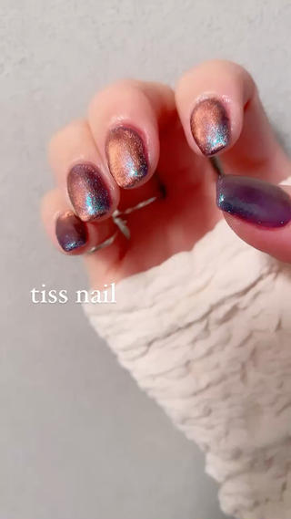 動画のデザインはマグネットネイルですのでワンカラーのお値段にプラス¥600-のメニューになりますので、ご注意ください。