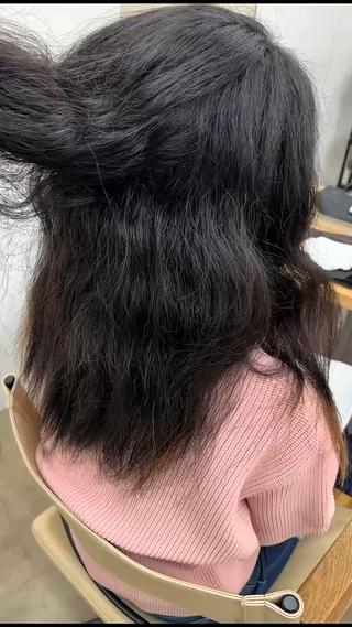 縮毛矯正の凄さ
癖毛でお悩みの方お任せください
シャキーンとしない地毛風縮毛矯正から本当のまっすぐまで
一人一人に合わせた薬剤で調整させていただきます
私にしかできない縮毛矯正です