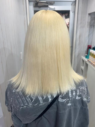 抜きっぱなしブロンドブリーチ2回〜
初めてのブリーチは2回からがオススメです 