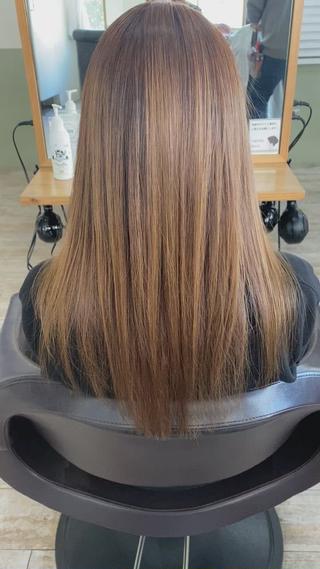 酸熱トリートメント（アシッドシェイバー）
ベース　ハイライトがっつりブリーチ毛　根本癖強　今朝木ハイダメージ

30%癖が収まります。
質感改善メニューなので続ければ良くなっていきます。 