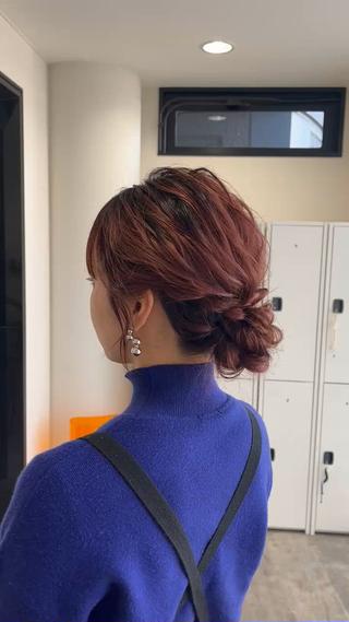 全部アップして涼しげシニヨンヘアアレンジです 
