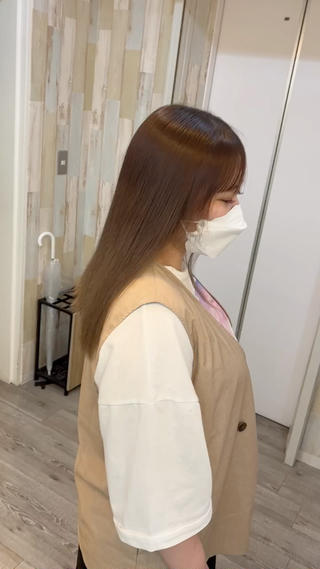 ブリーチカラー×髪質改善
ブリーチは痛む、パサつく、などのマイナスのイメージを
髪質改善のトリートメントによって解決୧( "̮ )୨
こちらのトリートメント繰り返しやることによってより定着してより艶のある髪に!!
もちろん1回でもこの仕上がりです!(´▽`)
#ブリーチ#髪質改善#ダブルカラー#髪質改善トリートメント#艶髪#大人女子#美髪#透明感カラー#トリートメント