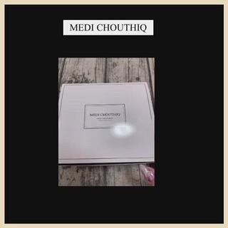 #世界一の炭酸パック 

めちゃくちゃモチモチしててプルプル
なんか肌のトーンが明るくなった気がする

肌年齢が若いと断然実年齢より若く見える
わたし今年40歳
まだギリ39‪w
美肌目指してこれからも頑張ろっﾄ

---------------------------------------------------------

10回分入って 
¥15000tax

顔の大きい私でもたっぷり塗れる容量

専用容器と、スパチュラも入ってます

お問い合わせはDM又はアーカイブにサロンのLINEがありますので友達追加してもらってメッセージでも大丈夫です

インスタのフォローもして貰えると喜びます

salonde CHANEL
LiSA 