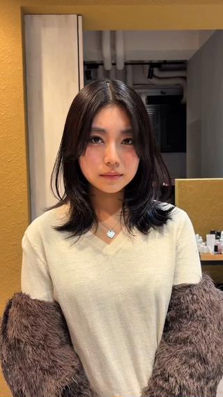 ミディアムレイヤー
顔周りに動きが出て可愛いトレンドスタイルです𓂃𓈒𓋜
Instagram cocodesign_zest