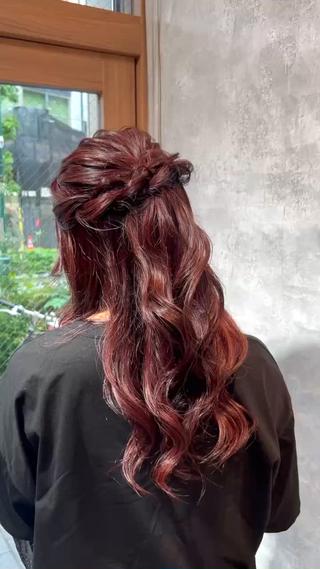 cherry pink color + half up arrange ₊˚⊹ 𐦍༘⋆₊ ⊹
カラーとヘアセットで¥4400
お出かけ前にいかがですか?