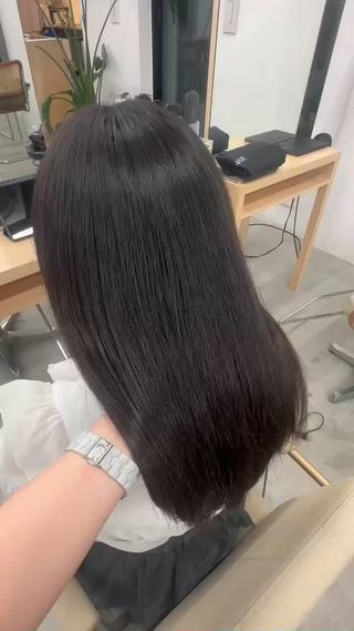 くせ、うねり、広がりが気になる方におすすめ縮毛矯正

是非1度お任せください 