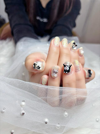 キラキラワンカラー有料パーツ追加でお客様好みのサンリオネイルになりました 