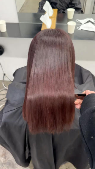 ロング TAKUMI .のヘアスタイル