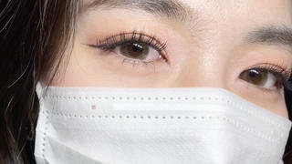 フラットラッシュ140本
Dカール/10.11mm/真ん中長めデザイン 