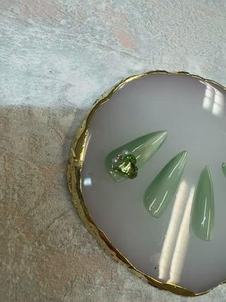 ネイル Queeens nailのネイルデザイン