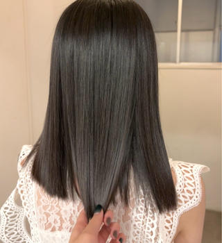 セミロング やまもと さえのヘアスタイル
