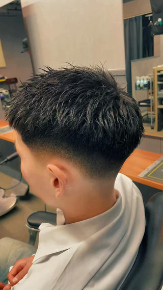 ショート メンズ 鶴田海音 天王寺/フェードのヘアスタイル