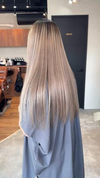 ロング Foi by Belle都賀店（フォワ バイ ベル）所属・FoibyBelle ﾌｫﾜﾊﾞｲﾍﾞﾙのヘアスタイル