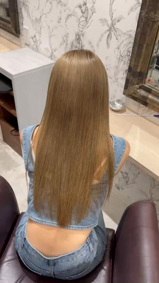 "髪質改善トリートメント"
・カラーで傷みが気になる
・パサつきや広がるのが気になる
このような方にオススメなトリートメントとなっておりま
す