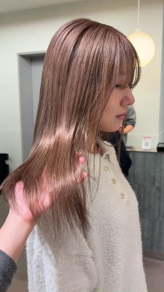 セミロング カラー 高発色ブリーチ/ ハイレイヤー🪽aiのヘアスタイル
