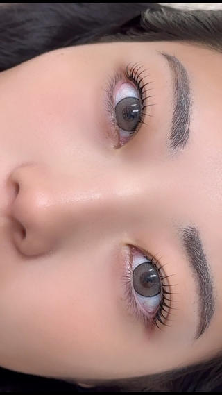 parisienne lush lift ^ ̳ᴗ ·̫ ᴗ ̳^
毎日美容液・コーティング剤でまつ毛を育毛していただくことでまつ毛パーマの持続力やお仕上がり繋がります