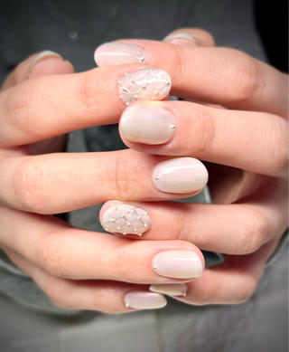 お客様Nail
久々のリピーターさま
美容師さんは手を酷使するので維持がなかなか難しいものですが…
キチンと4週きれいなままだったそうです

嬉しいご報告をいただきました

ありがとうございました 