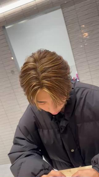 茶髪ベースのハイライト周りと差をつけたい人！超おすすめ！！大人感も増します！ 