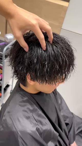 パーマ メンズ フェザー/韓国ヘア/ メンズパーマ〜悠輔〜のヘアスタイル