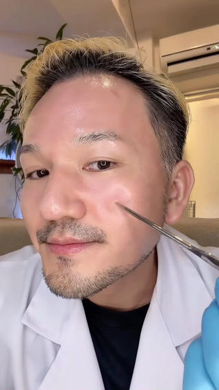 韓国最高級スーパージェクションの効果です!シワもたるみも一瞬で消えて水が入ったようなプルプル肌になります!見たことも感じたこともない肌になれるのはスーパージェクションだけ!