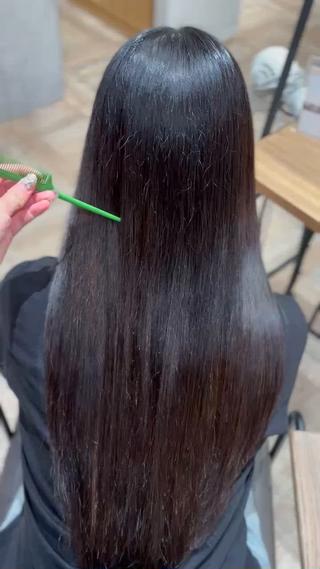 ロング カラー AVANCE.尼崎所属・岡部 りあのヘアスタイル