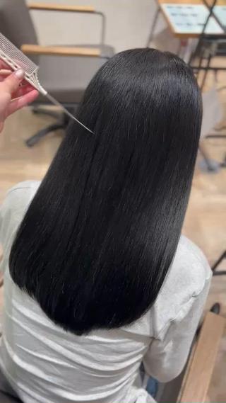 セミロング カラー AVANCE.尼崎所属・岡部 りあのヘアスタイル