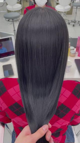 独自の配合のオリジナルケアカラーに2stepトリートメントでシルクのような絹髪に