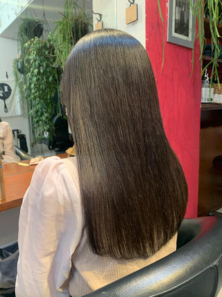 
髪質改善4回目の方
(1ヶ月1回ペース)

続けると
・トリートメントの持ちが良くなる
・手触り、髪質の向上が実感する

とおっしゃっていただけました◎

ぜひお任せください！ 