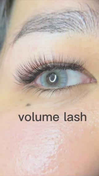 大人気のボリュームラッシュ！
20代〜50代と幅広い年齢層に人気です！ 