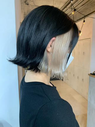 #2回ブリーチ
#ホワイトベージュ
#ホワイトインナーカラー
#黒染めがある方は難しいデザインです