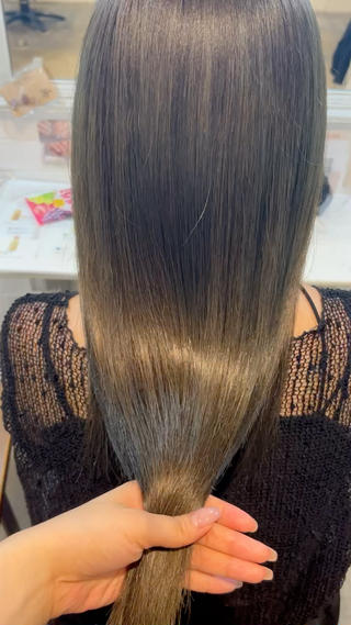 カラー 中島 花彩のヘアスタイル