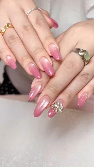 ネイル Flowerネイルサロン所属・. yukiのネイルデザイン