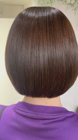 まとまるボブにされる方、急上昇中︎

毛先が切りそろったスタイルはこの秋冬も人気です
扱いやすく、首元が重なるこの季節はショートやボブでスッキリバランスとるのも可愛いです 