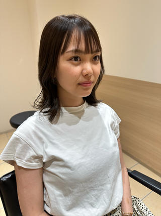**ダークモカグレージュ×外ハネショート**
30cmカットのバッサリ
大人かわいいが人気
外ハネでセットのしやすさも◎
ハイライトカラー>>>¥12.000-
カット+ハイライトカラー >>>¥16.000-
コントラストハイライト>>>¥13.000-
カット+コントラストハイライト>>>¥17.000-
#ロング#ハイライト#モカブラウン#巻き髪
#シェアサロン#ブリーチカラー#ナチュラルブラウン
#ストレートでも可愛く#ストレートハイライト