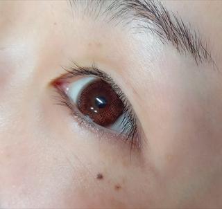 ビューラーであげてもなかなかあがらない
逆まつ毛の方はLASHLIFTがおすすめ！ 