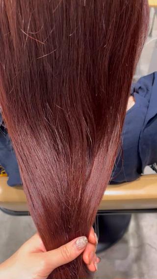 オレンジブラウンぽく
トリートメントでツヤツヤになりました！！ 