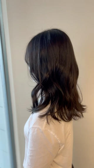 艶々暗髪
アディクシーカラーのグレーパールとサファイアの組み合わせです
赤み抑えつつ、艶が出る青色を入れて暗くしています