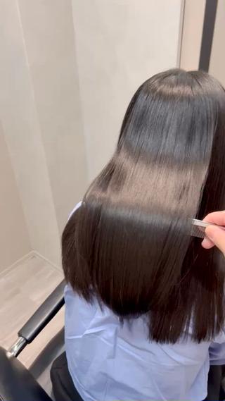 髪質改善プレミアムトリートメントです。
最新の酸熱トリートメント剤使用
次世代の最新髪質改善のトリートメントです 