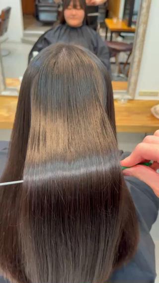 他店で縮毛矯正（酸性ストレートや髪質改善ストレート）の履歴がある方でも大歓迎です
⁡
より柔らかくまとまる艶髪に仕上げます
⁡
酸性ストレートの魅力は従来の縮毛矯正とは違いより低ダメージ＆柔らかい質感に
⁡
お客様一人一人の髪質に合わせて薬剤を作ります
⁡
トリートメントでは癖は伸びません
やるなら酸性ストレート（縮毛矯正）がおすすめです！

・癖が気になる方
・まとまりが欲しい方
・綺麗になりたい方
・朝の支度を楽にしたい方
⁡
そんな方におすすめです！
⁡
現在、ストレートモデル様募集中です！
⁡

やるなら本気で髪質改善 