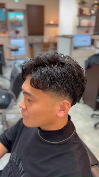 ショート パーマ メンズ 三宅 亨表のヘアスタイル