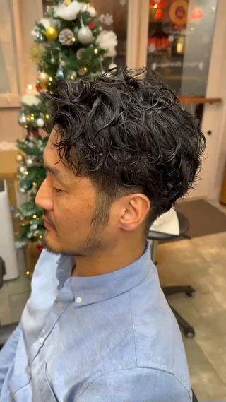 ショート パーマ メンズ 三宅 亨表のヘアスタイル