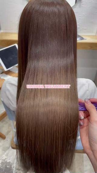 高濃度コラーゲンと水素を使用し、
髪の内部補修をしながら水分量を上げて艶のある髪質に️
" 広がり・ダメージ・乾燥 ”が
気になる方におすすめな髪質改善トリートメントです.。o(♡)
カラーと同時施術ができカラーの色持ちもUP ̖́-