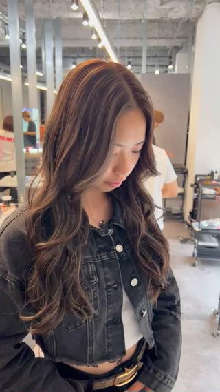 ブリーチ二回のハイライトカラーです！ 