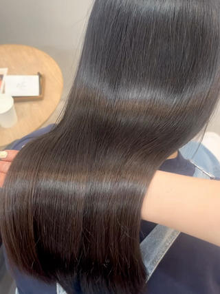 ロング y u i ★ 梅田美容室のヘアスタイル