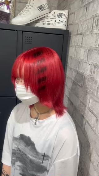 ブリーチ込みのデザインカラー
1色ではなく、ポイントで2色目を入れてあげてさらに可愛く 